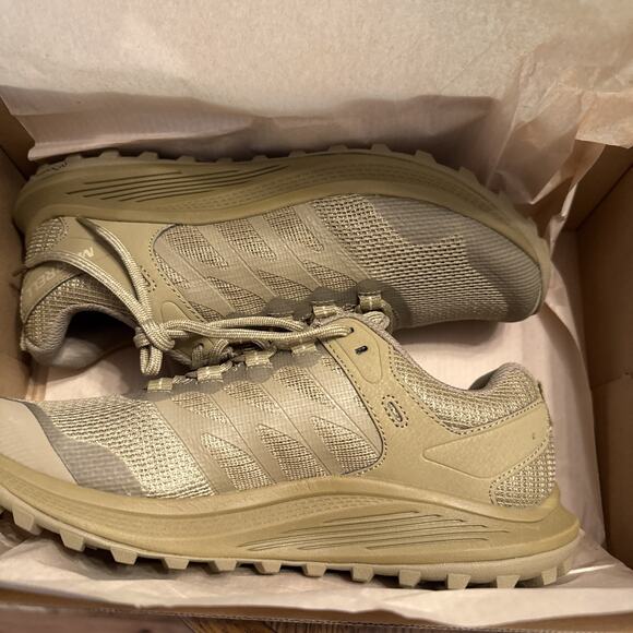 Men’s Merrill Nova 3 Tan Tactical Shoes. New In Box Size 7.5
